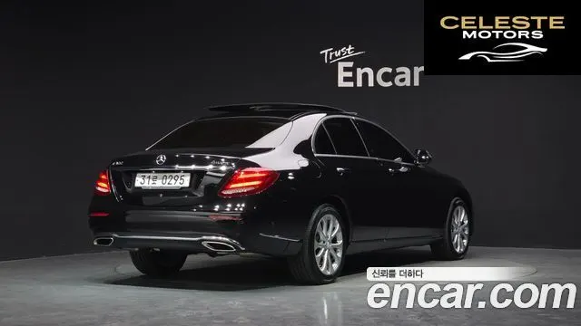 MERCEDES BENZ E-Classe W213 E300 4MATIC Exclusive 2017 — photo 2 sur 20