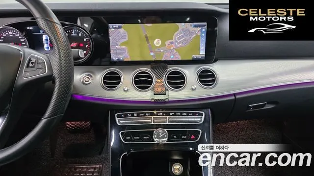 MERCEDES BENZ E-Classe W213 E200 Avantgarde 2017 — photo 14 sur 20