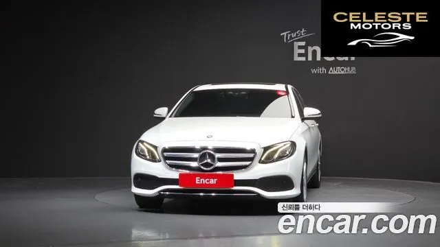 MERCEDES BENZ E-Classe W213 E200 Avantgarde 2017 — photo 3 sur 20