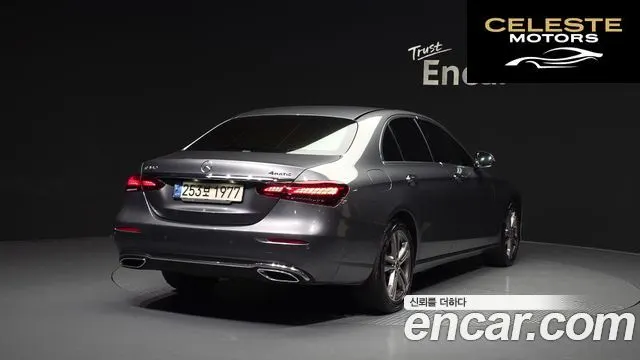 MERCEDES BENZ E-Classe W213 E350 4MATIC Avantgarde 2022 — photo 2 sur 20