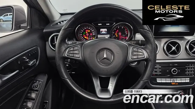 MERCEDES BENZ GLA-Classe X156 GLA220 Premium 2019 — photo 13 sur 26