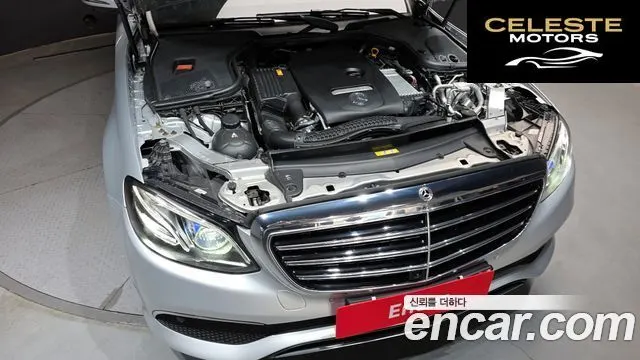 MERCEDES BENZ E-Classe W213 E300 4MATIC Exclusive 2018 — photo 6 sur 20