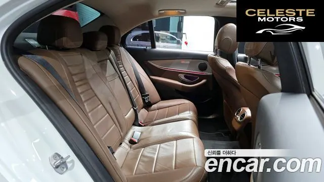 MERCEDES BENZ E-Classe W213 E200 Avantgarde 2018 — photo 12 sur 20
