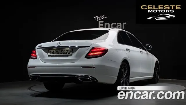 MERCEDES BENZ E-Classe W213 E300 Avantgarde 2020 — photo 2 sur 20