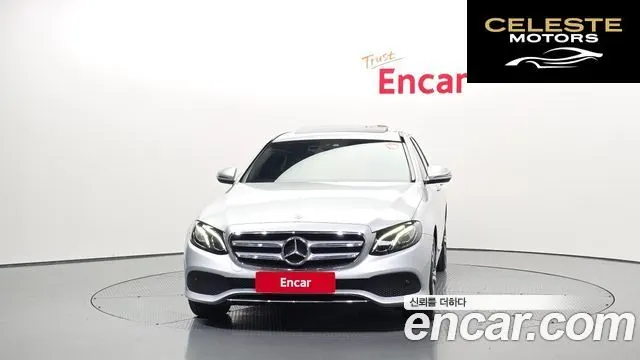 MERCEDES BENZ E-Classe W213 E300 Avantgarde 2019 — photo 3 sur 20