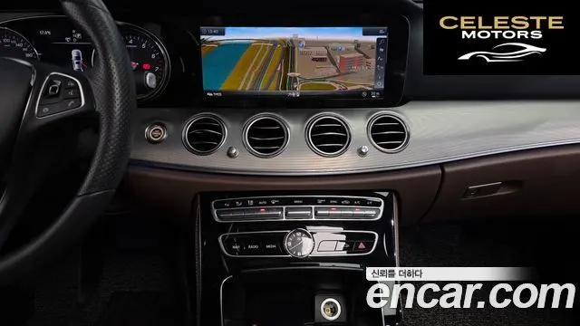 MERCEDES BENZ E-Classe W213 E200 Avantgarde 2018 — photo 14 sur 20