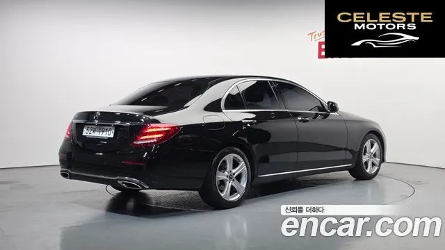 MERCEDES BENZ E-Classe W213 E200 Avantgarde 2018 — photo 2 sur 20