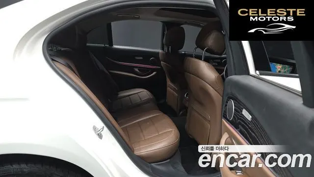 MERCEDES BENZ E-Classe W213 E300 4MATIC Avantgarde 2017 — photo 12 sur 20