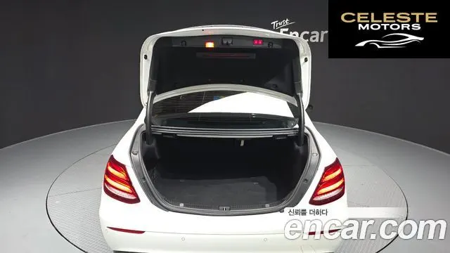 MERCEDES BENZ E-Classe W213 E300 4MATIC Avantgarde 2017 — photo 20 sur 20