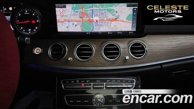 MERCEDES BENZ E-Classe W213 E220d Exclusive 2017 — photo 14 sur 20