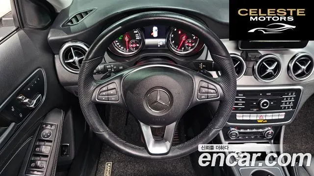 MERCEDES BENZ GLA-Classe X156 GLA220 Premium 2019 — photo 13 sur 26