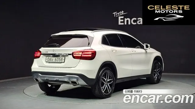 MERCEDES BENZ GLA-Classe X156 GLA220 Premium 2019 — photo 2 sur 26