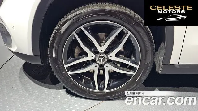 MERCEDES BENZ GLA-Classe X156 GLA220 Premium 2019 — photo 5 sur 26