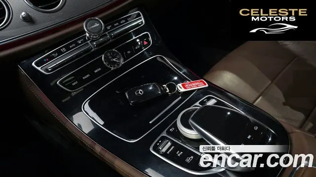 MERCEDES BENZ E-Classe W213 E200 Avantgarde 2018 — photo 17 sur 20