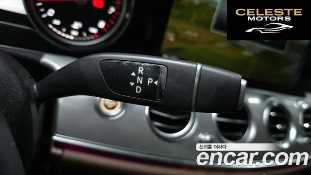 MERCEDES BENZ E-Classe W213 E200 Avantgarde 2018 — photo 9 sur 20