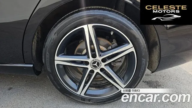 MERCEDES BENZ A-Classe W177 A250 4MATIC Berline 2020 — photo 5 sur 20