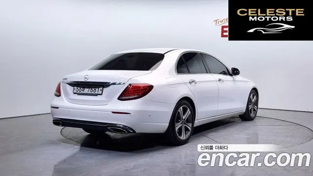 MERCEDES BENZ E-Classe W213 E300 Avantgarde 2019 — photo 2 sur 20