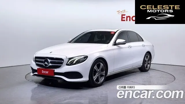 MERCEDES BENZ E-Classe W213 E300 Avantgarde 2019 — photo 1 sur 20