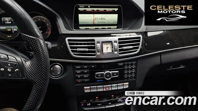 MERCEDES BENZ E-Classe W212 E300 4MATIC Avantgarde 2014 — photo 14 sur 26