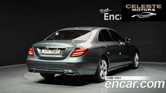 MERCEDES BENZ E-Classe W213 E200 Avantgarde 2018 — photo 2 sur 20