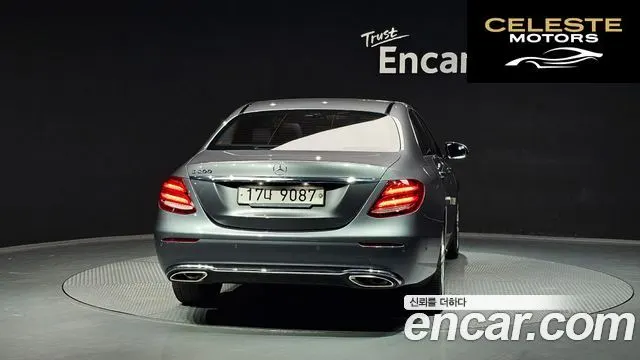 MERCEDES BENZ E-Classe W213 E200 Avantgarde 2018 — photo 4 sur 20