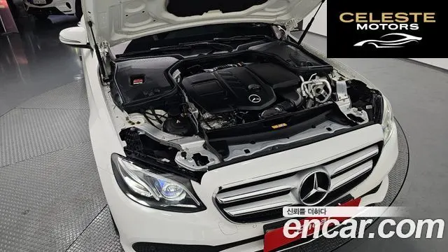 MERCEDES BENZ E-Classe W213 E220d Avantgarde 2018 — photo 6 sur 20