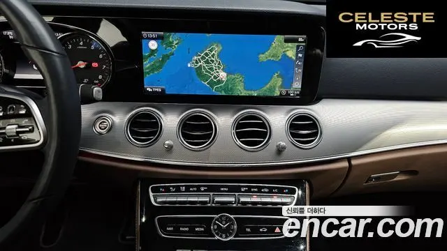 MERCEDES BENZ E-Classe W213 E300 Avantgarde 2019 — photo 14 sur 20