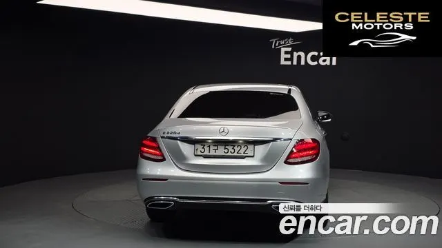 MERCEDES BENZ E-Classe W213 E220d Avantgarde 2017 — photo 4 sur 20