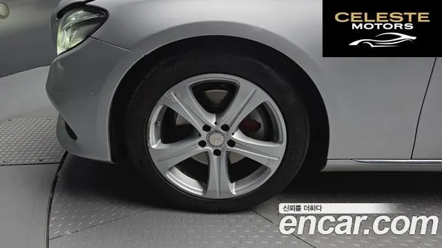MERCEDES BENZ E-Classe W213 E220d Avantgarde 2017 — photo 5 sur 20