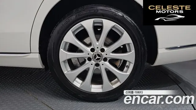 MERCEDES BENZ E-Classe W213 E220d 4MATIC Exclusive 2019 — photo 5 sur 20
