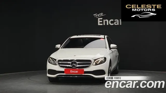 MERCEDES BENZ E-Classe W213 E300 Avantgarde 2019 — photo 3 sur 20