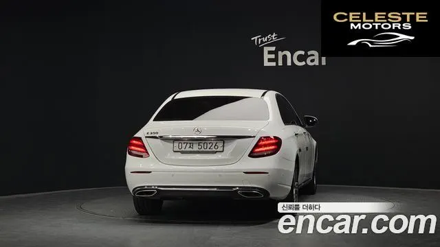 MERCEDES BENZ E-Classe W213 E300 Avantgarde 2019 — photo 4 sur 20