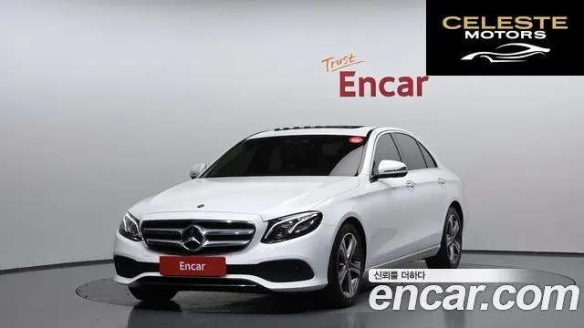 MERCEDES BENZ E-Classe W213 E300 4MATIC Avantgarde 2018 — photo 1 sur 26