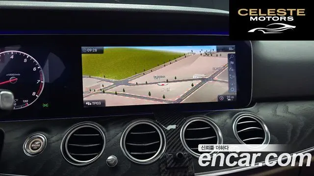 MERCEDES BENZ E-Classe W213 E300 4MATIC Avantgarde 2018 — photo 16 sur 26