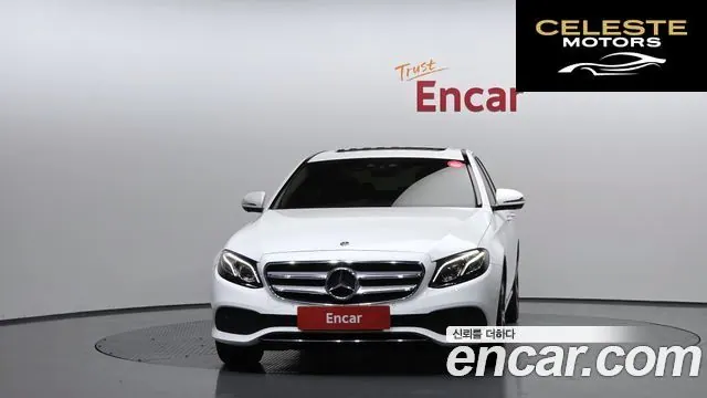 MERCEDES BENZ E-Classe W213 E300 4MATIC Avantgarde 2018 — photo 3 sur 26