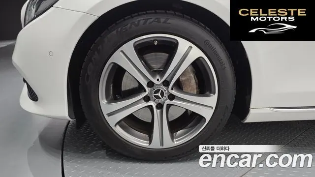 MERCEDES BENZ E-Classe W213 E300 4MATIC Avantgarde 2018 — photo 5 sur 26