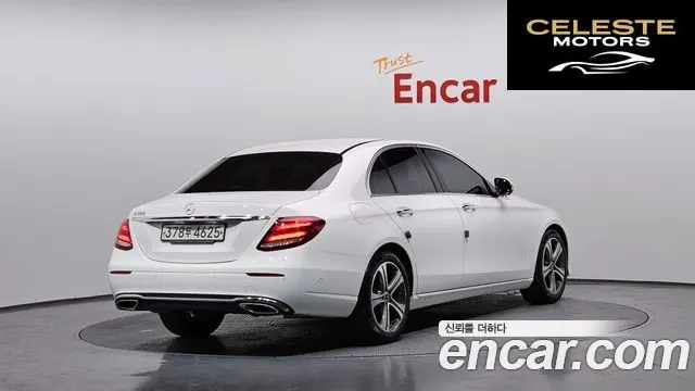 MERCEDES BENZ E-Classe W213 E300 Avantgarde 2020 — photo 2 sur 20