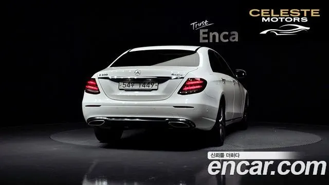 MERCEDES BENZ E-Classe W213 E300 4MATIC Avantgarde 2019 — photo 4 sur 20