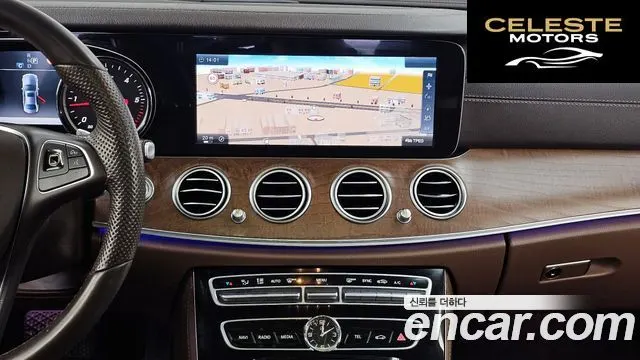 MERCEDES BENZ E-Classe W213 E220d Exclusive 2017 — photo 14 sur 20