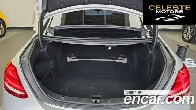 MERCEDES BENZ E-Classe W213 E220d Exclusive 2017 — photo 20 sur 20