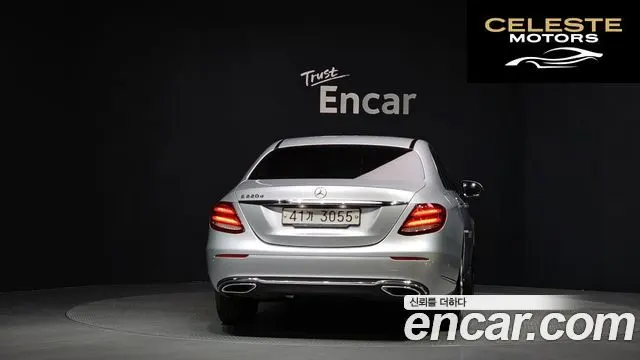 MERCEDES BENZ E-Classe W213 E220d Exclusive 2017 — photo 4 sur 20