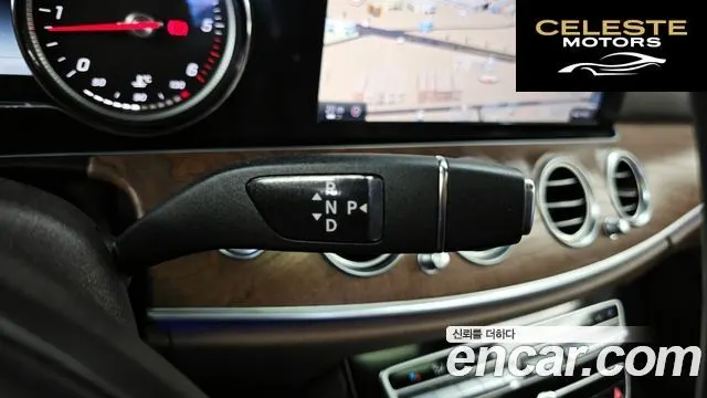 MERCEDES BENZ E-Classe W213 E220d Exclusive 2017 — photo 9 sur 20