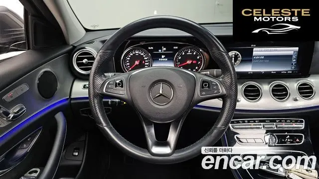 MERCEDES BENZ E-Classe W213 E200 Avantgarde 2017 — photo 13 sur 26