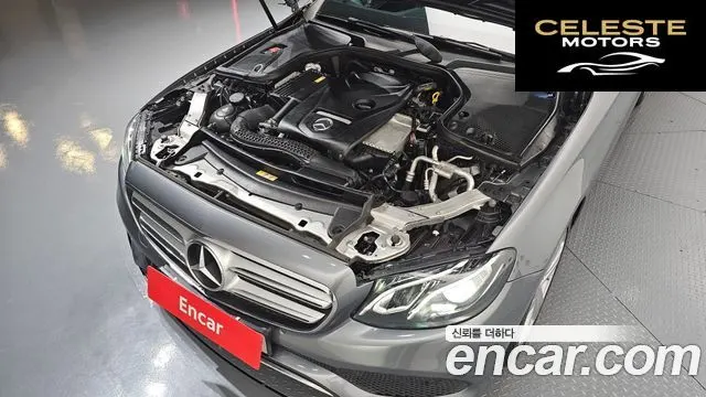 MERCEDES BENZ E-Classe W213 E200 Avantgarde 2017 — photo 6 sur 26