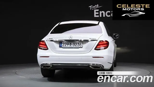 MERCEDES BENZ E-Classe W213 E300 Exclusive 2018 — photo 4 sur 26