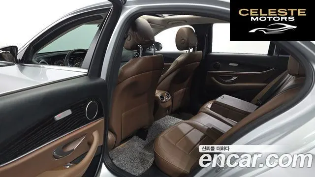 MERCEDES BENZ E-Classe W213 E220d 4MATIC Avantgarde 2018 — photo 11 sur 20