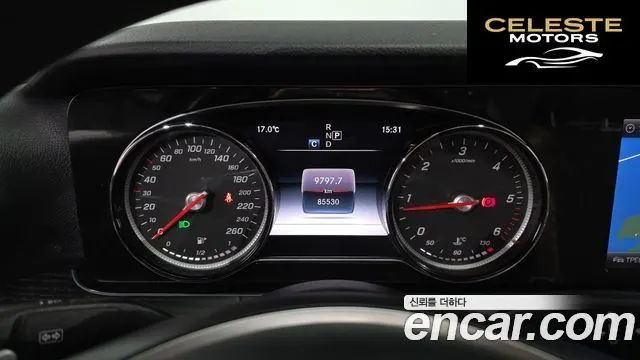 MERCEDES BENZ E-Classe W213 E220d 4MATIC Avantgarde 2018 — photo 8 sur 20