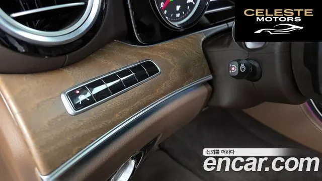 MERCEDES BENZ E-Classe W213 E220d 4MATIC Exclusive 2019 — photo 17 sur 20