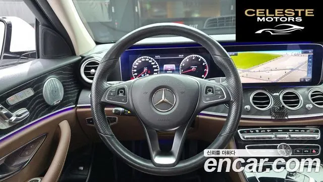 MERCEDES BENZ E-Classe W213 E300 4MATIC Avantgarde 2018 — photo 13 sur 26