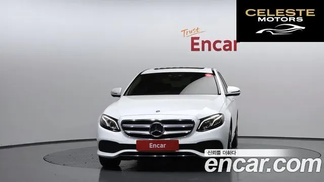 MERCEDES BENZ E-Classe W213 E300 4MATIC Avantgarde 2018 — photo 3 sur 26